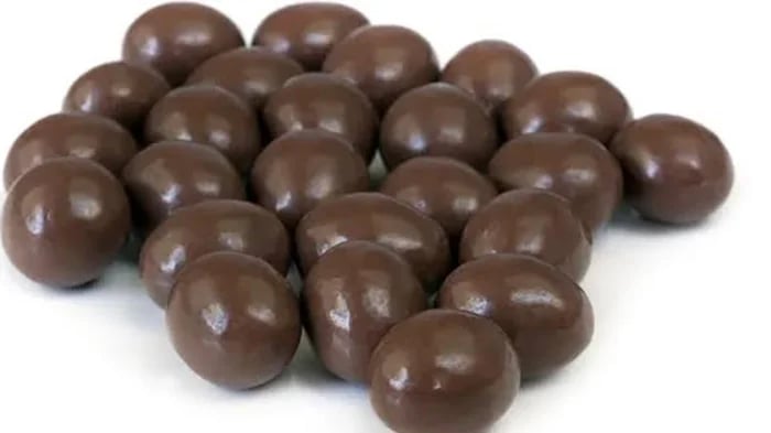 dark-chocolate-almonds